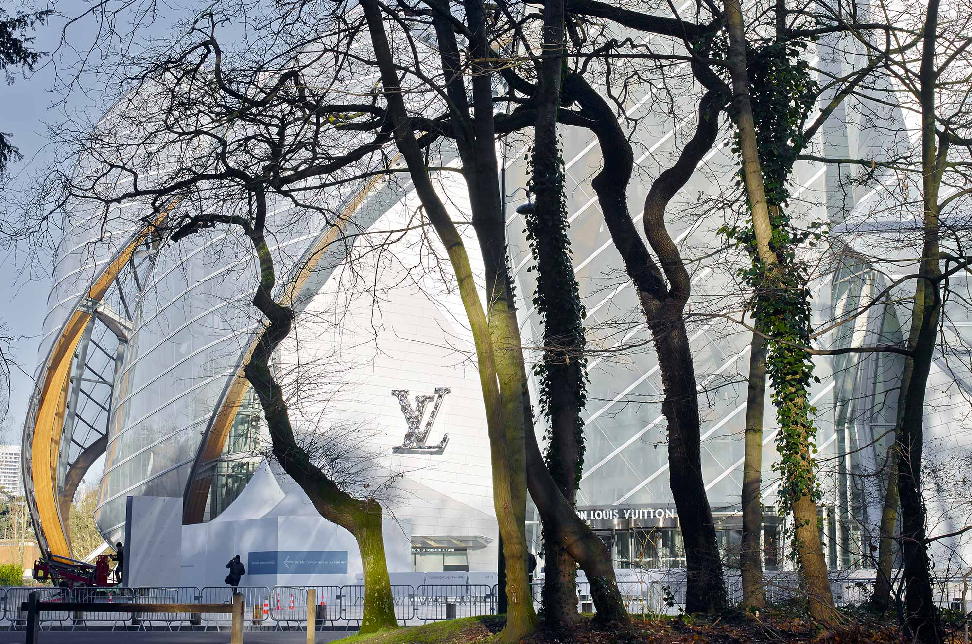 Explore Architecture With Us: Louis Vuitton Foundation Paris